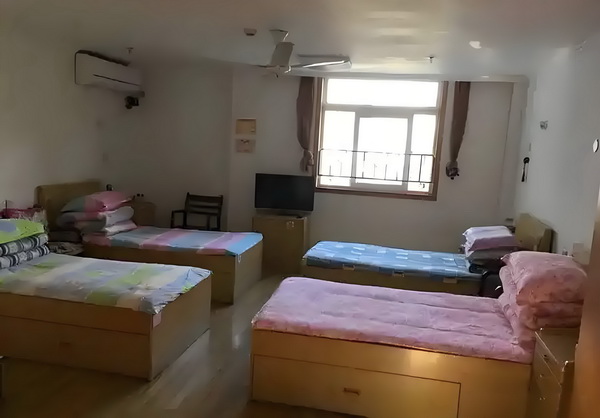 黄奕女儿不读书想去韩国当练习生，颜值是硬伤